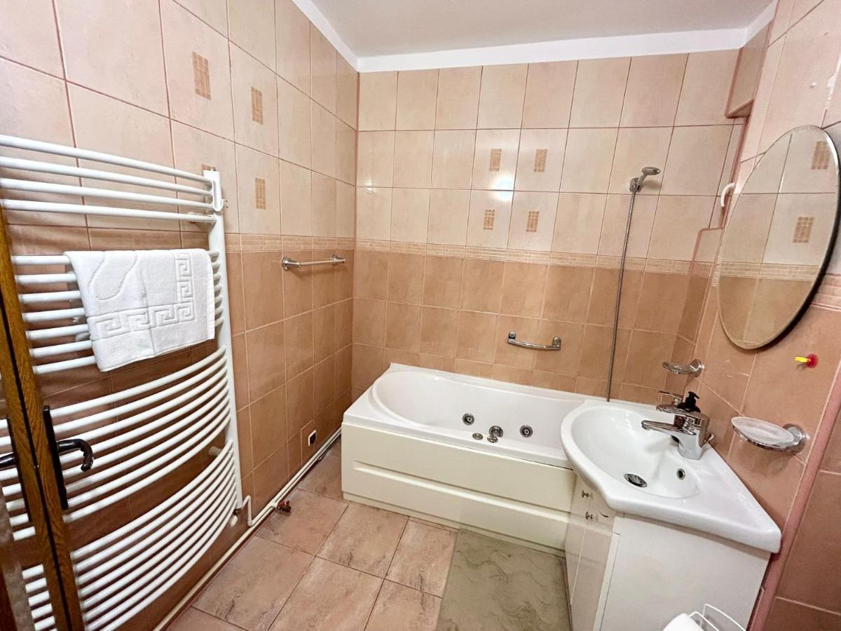 Jad - Familiy 4 Rooms Apartment - Near Forest - Racadau Braşov Dış mekan fotoğraf