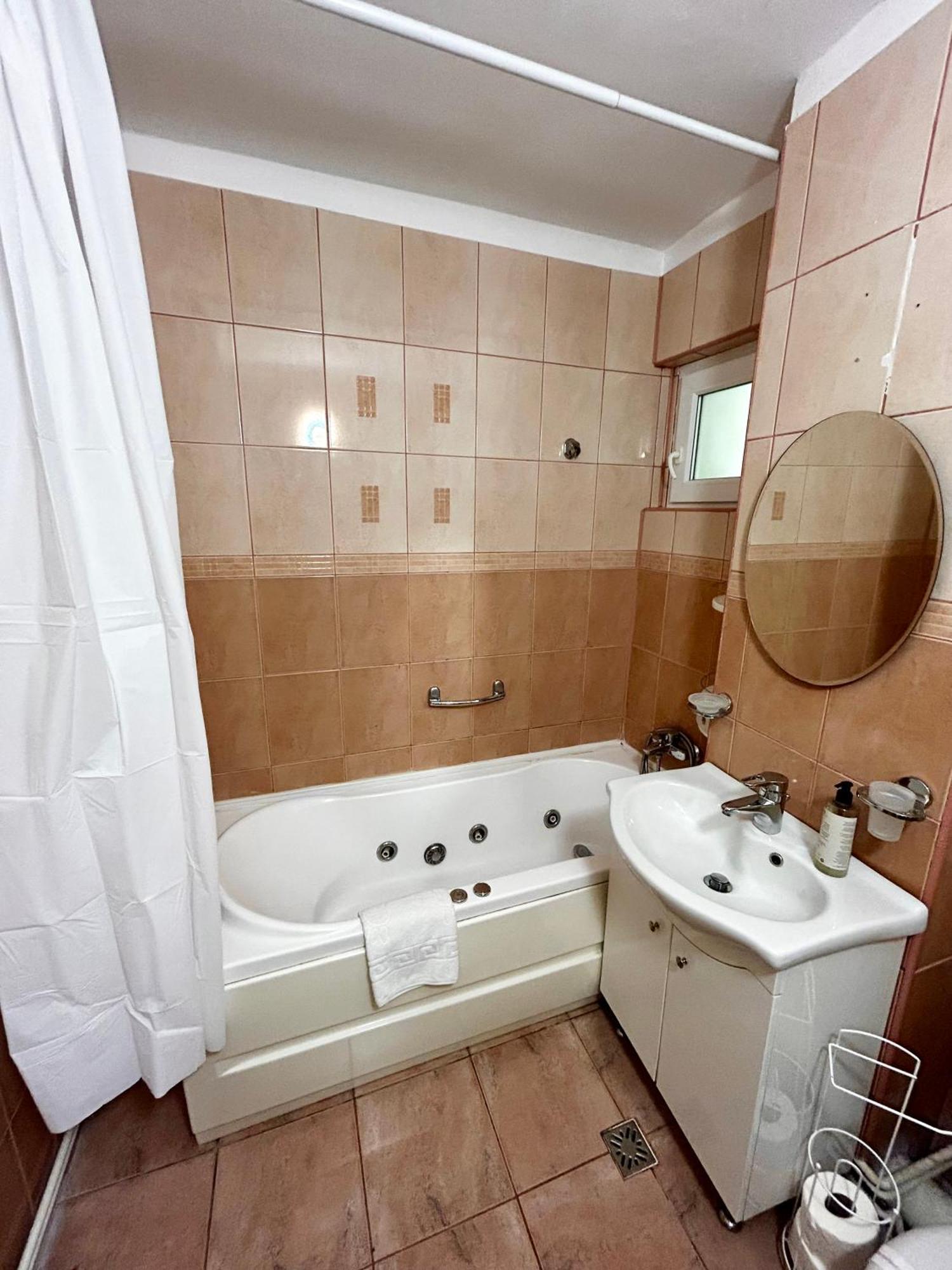 Jad - Familiy 4 Rooms Apartment - Near Forest - Racadau Braşov Dış mekan fotoğraf